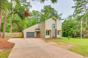 Daphne Home with Deck Close to Beaches and Parks!